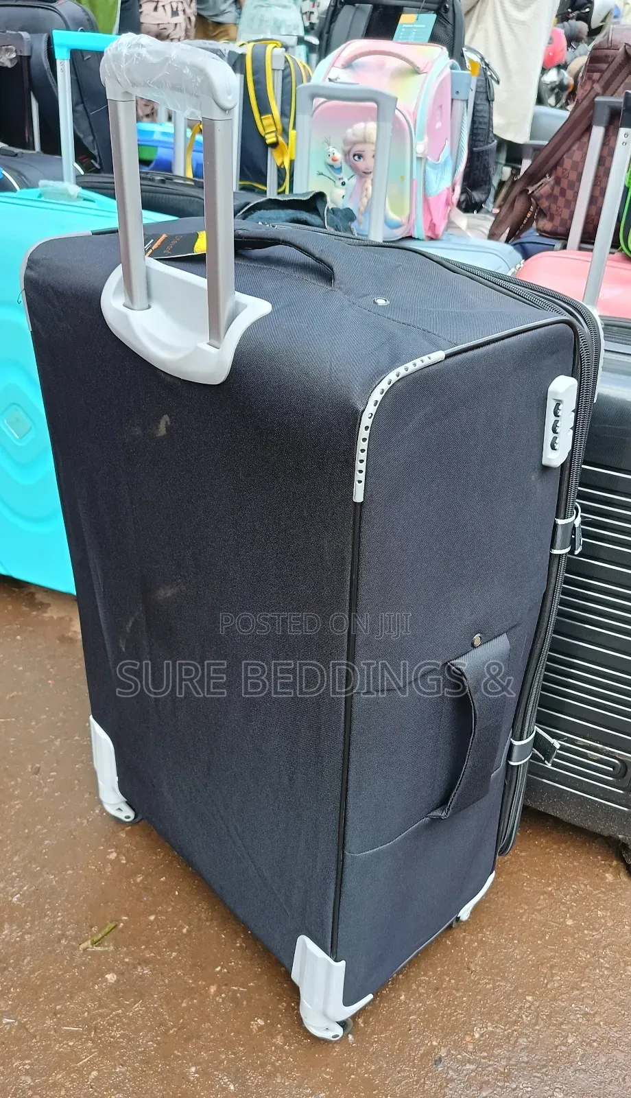 Extra Large Dfavors Suitcase