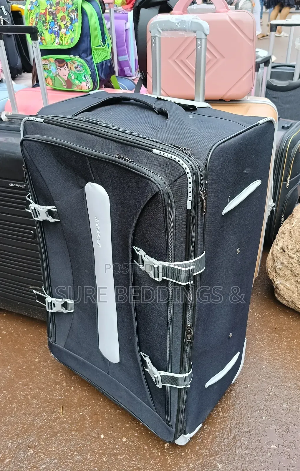 Extra Large Dfavors Suitcase
