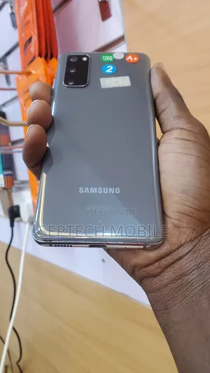New Samsung Galaxy S20 128 GB Gray