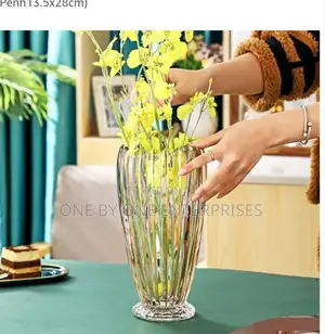 Crystal Wedding Vase and Home Decoration Transparent Glass.