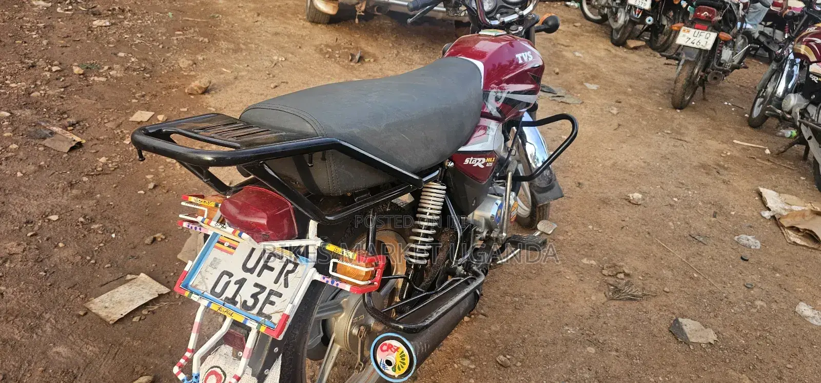 TVS HLX 125 2023 Red