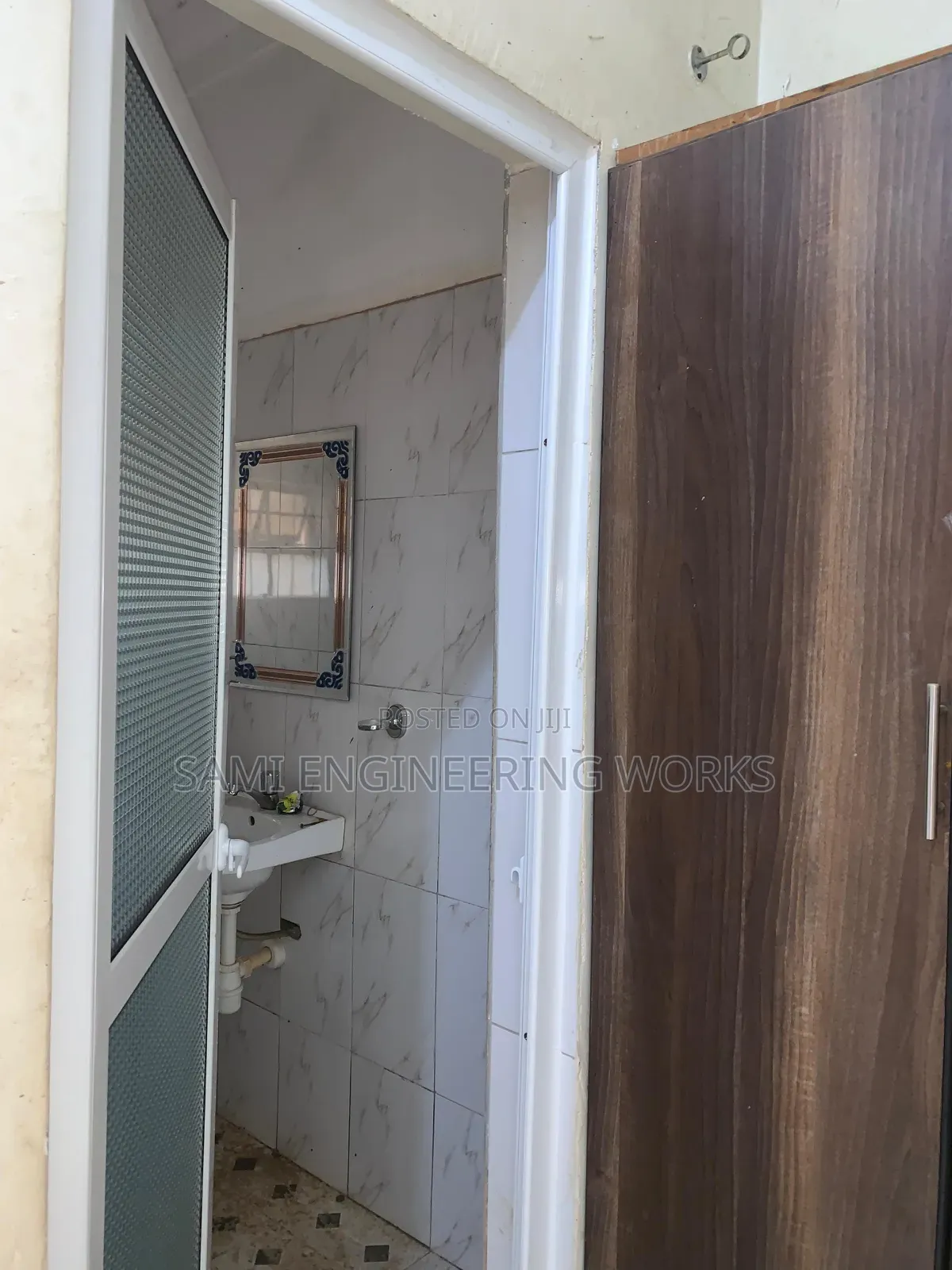Cheap Aluminum Quality Bathroom Opening Door