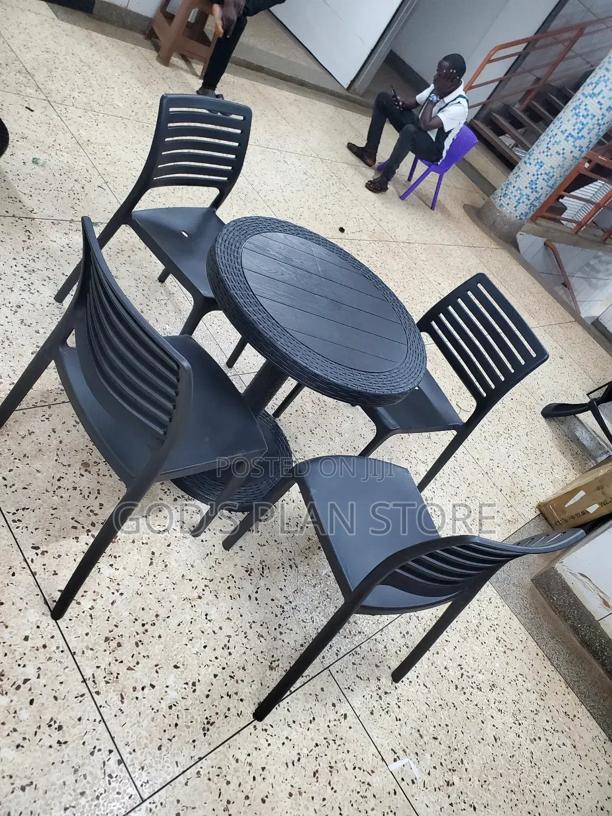 Yz2305 Plastic Bar Table and Chairs