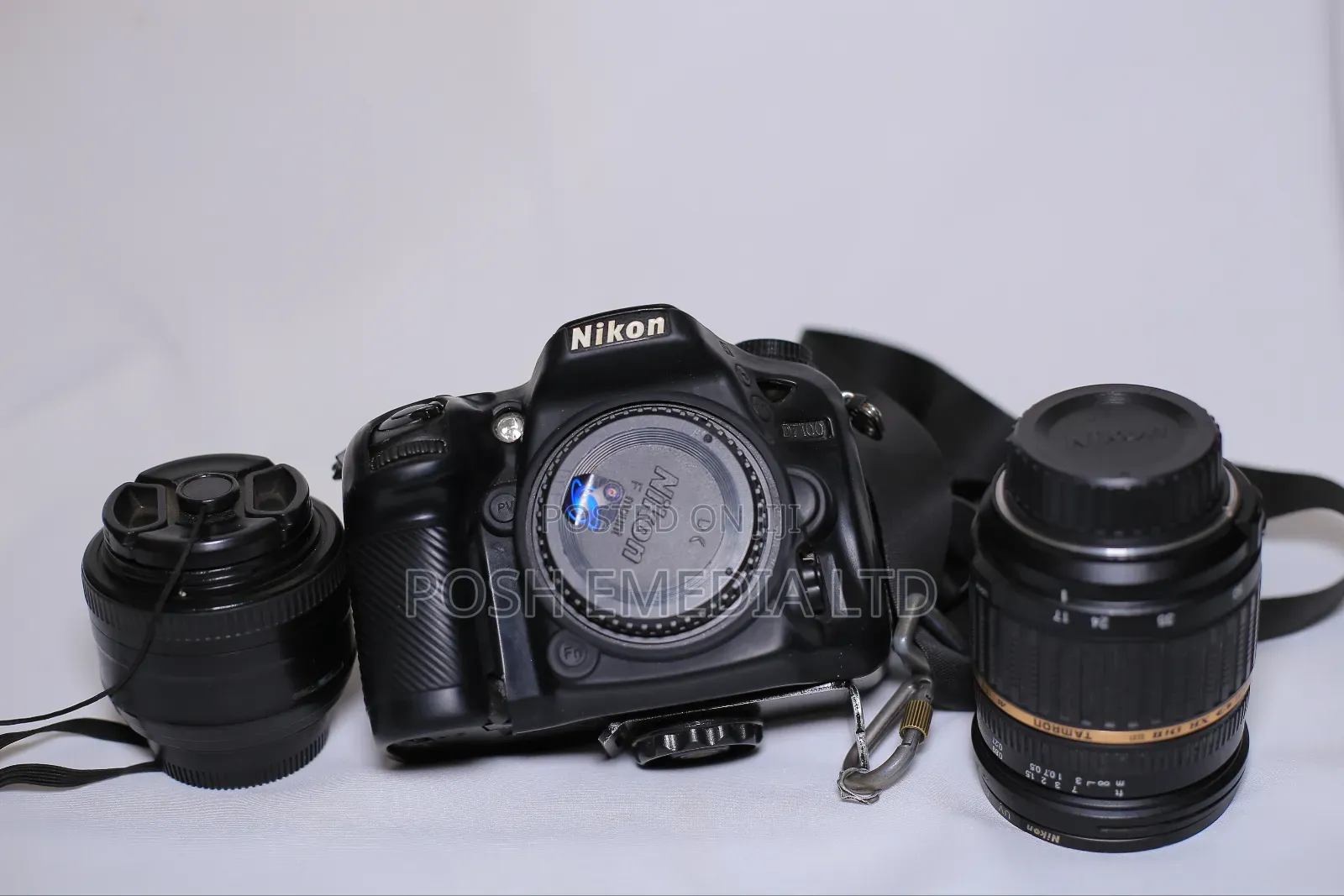 Nikon D7100 With 35mm Lens