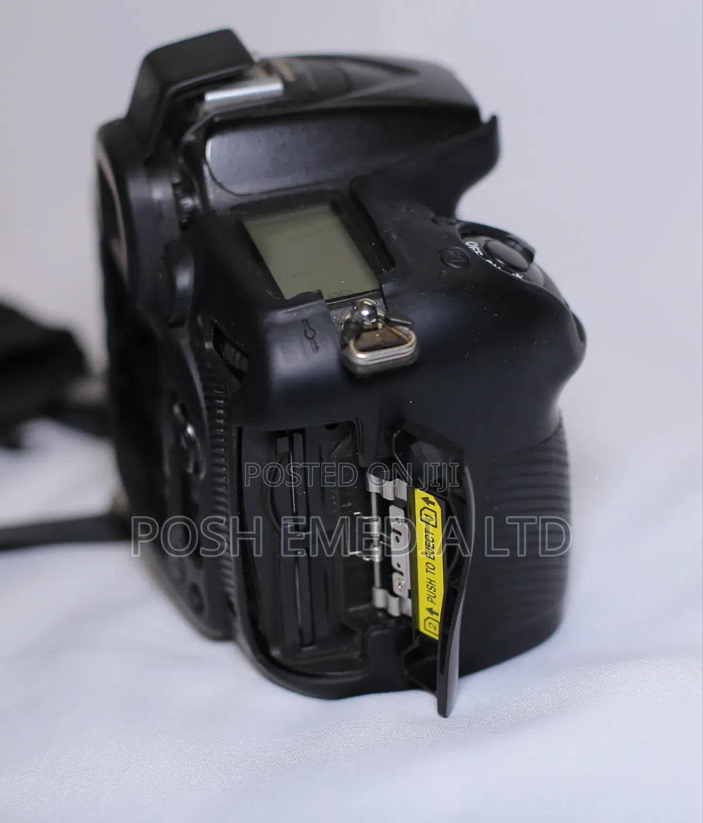 Nikon D7100 With 35mm Lens