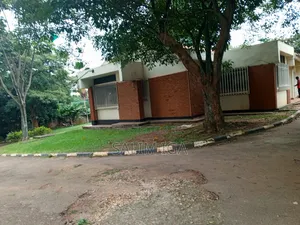 4bdrm Bungalow in Kololo Property, Central Division for rent