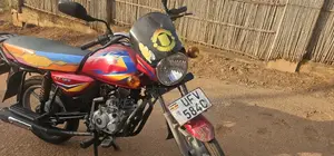 Bajaj Boxer 125 2024 Red