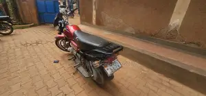 Bajaj Boxer 125 2024 Red