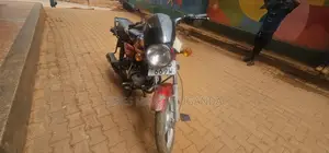 Bajaj Boxer 125 2024 Red