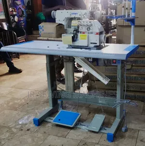 Overlock Industrial Sewing Machine With Servo Motor