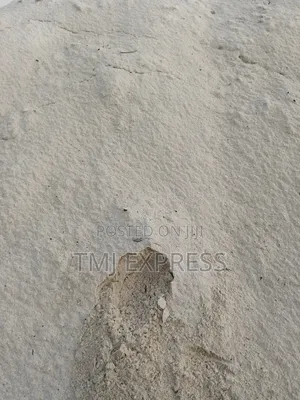 Pure White Sand for Manufacturing Tiles and Glass-45 Tonnes