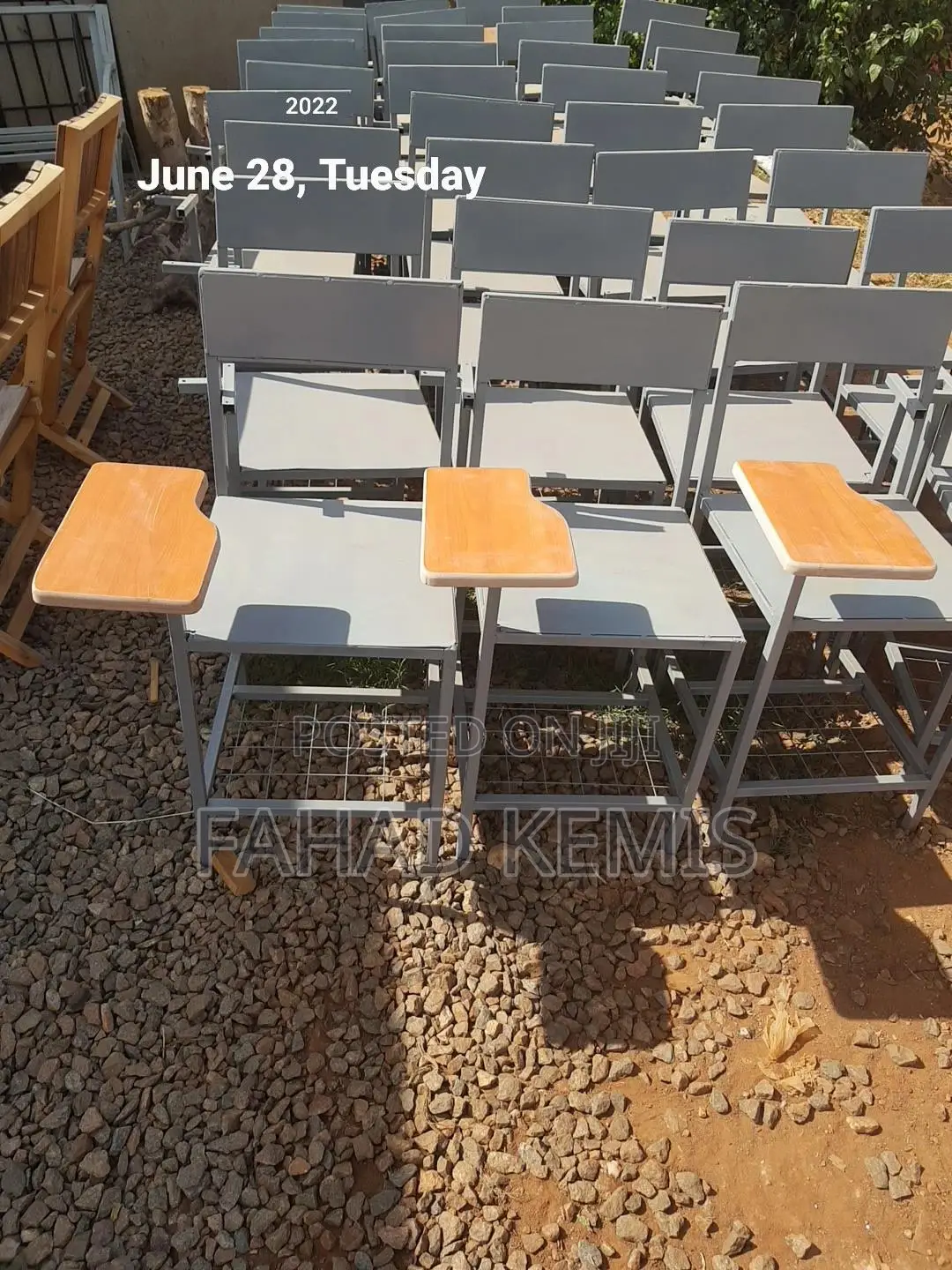 Chairs With Arms