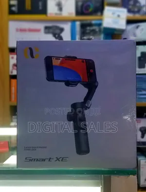 Aochuan Smart Xe 3-Axis Gimbal Stabilizer.