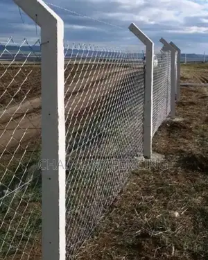 7 Ft Concrete Pole Chain-Link Fencing