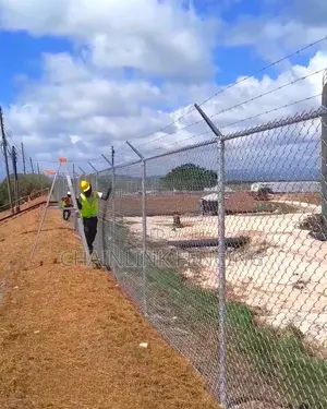 Galvanised Steel Pole Chainlink Feencing