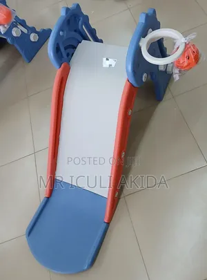 Indoor/Outdoor Toddler Playing Slide With Basketball Hoop