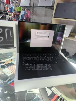 New Laptop Apple MacBook Pro 2023 M3 14-Inch 18GB Apple M4 SSD 512GB