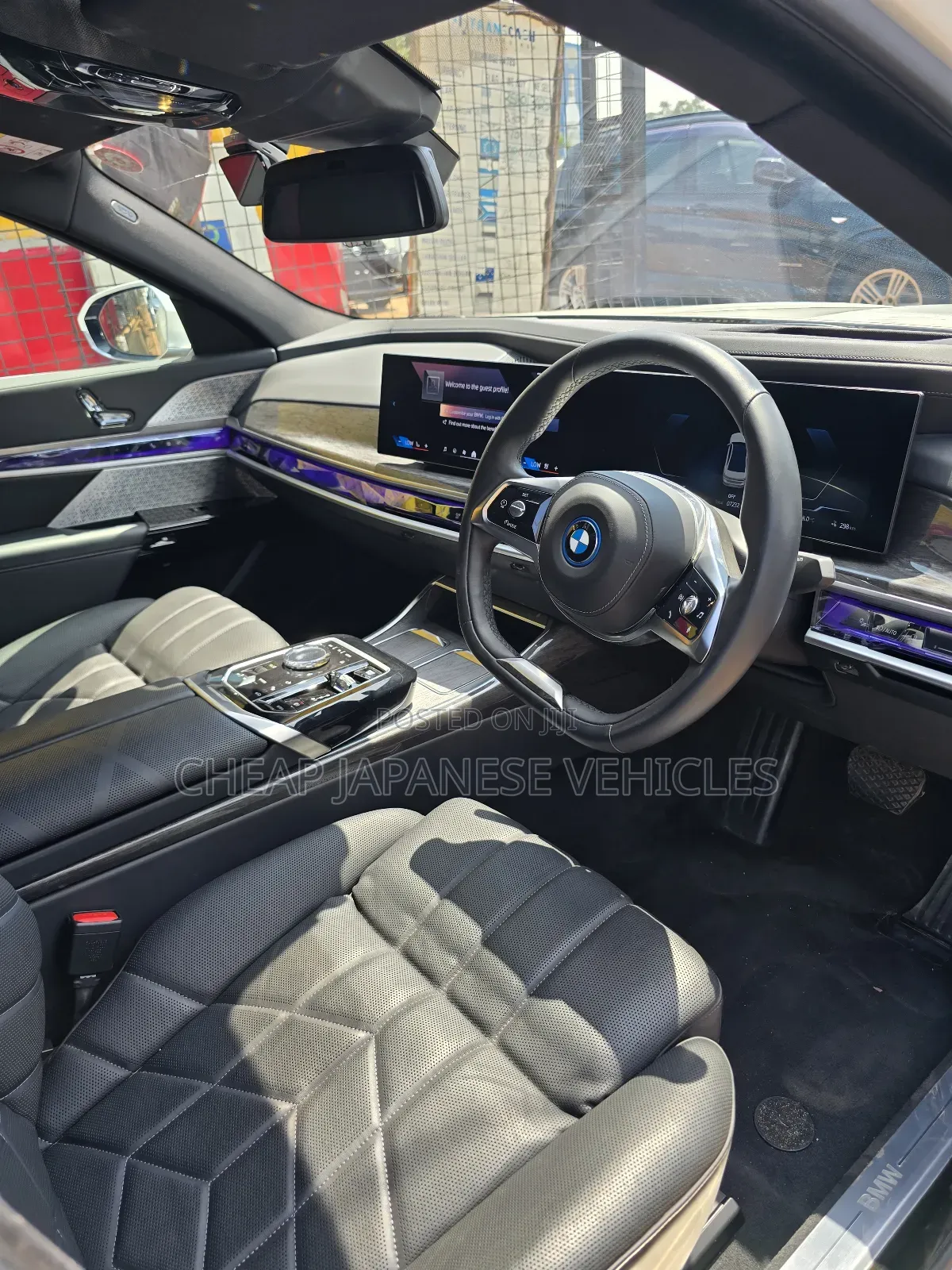 New BMW i7 2024 White