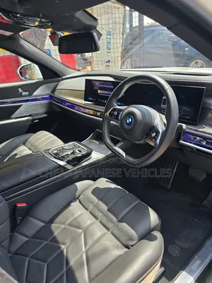 New BMW i7 2024 White
