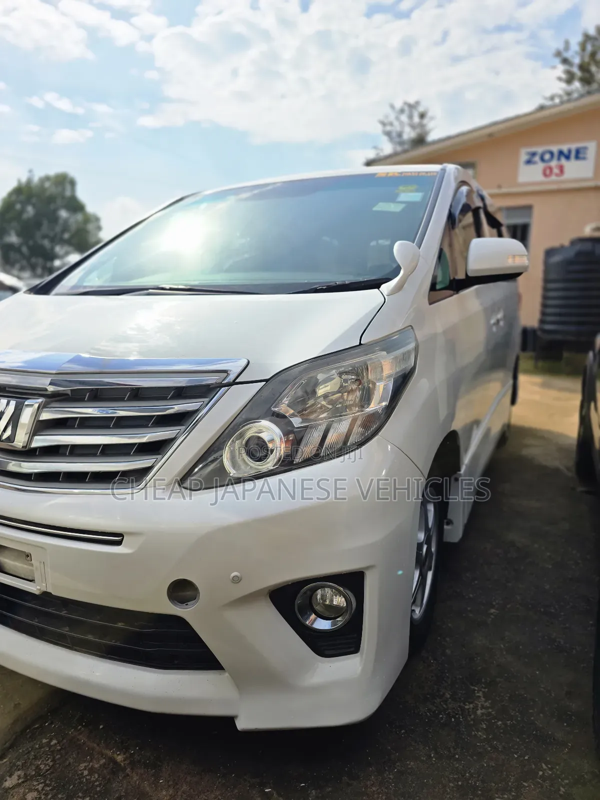 Toyota Alphard 2.4 Petrol AWD 2013 White