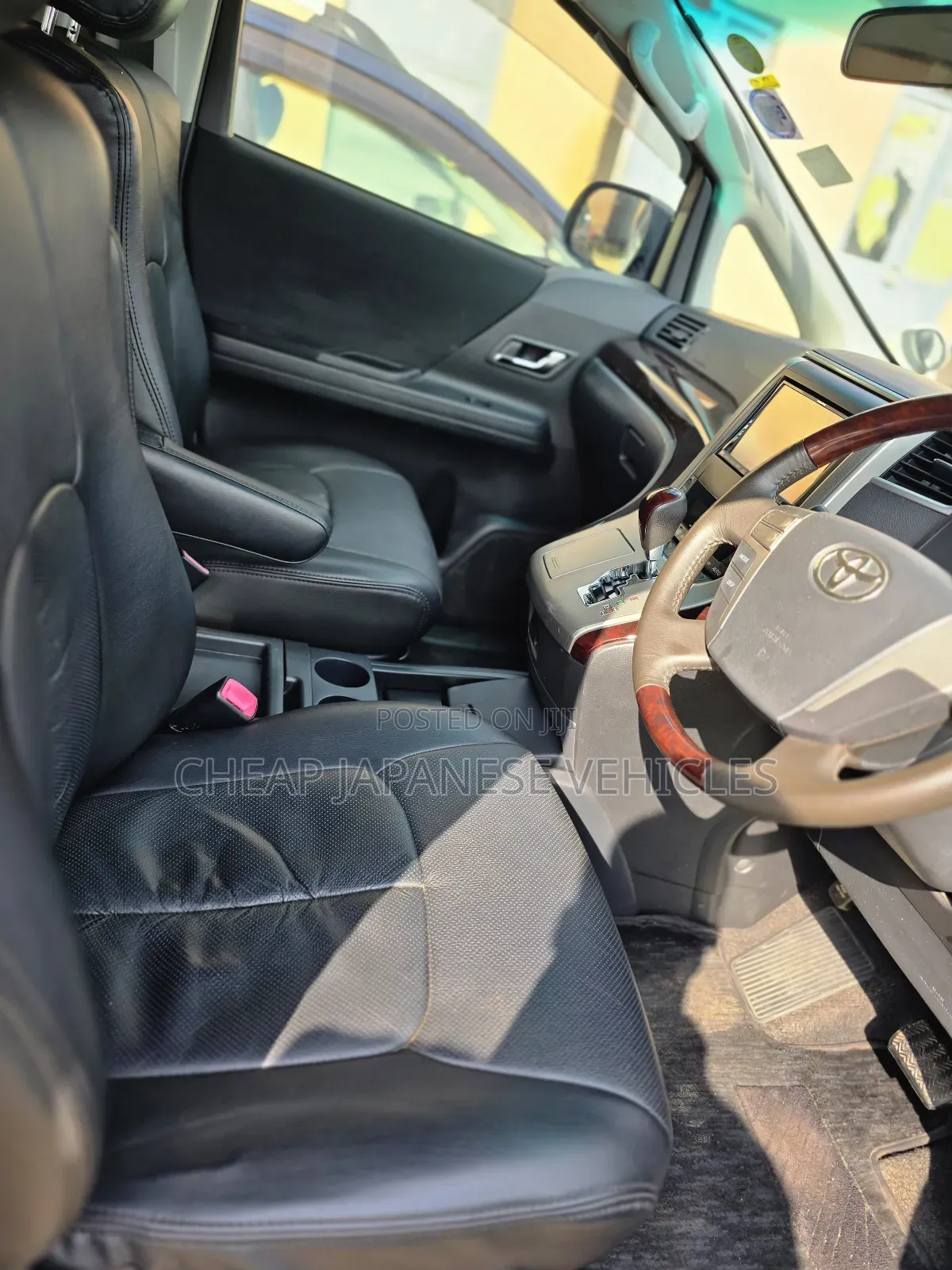 Toyota Alphard 2.4 Petrol AWD 2013 White