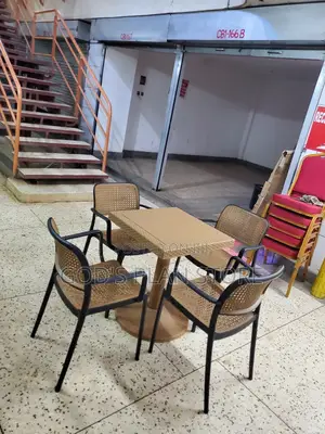 Ratten Plastic Table and Yz2308 for Bar