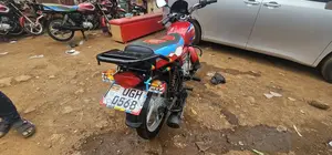 Bajaj Boxer 125 2024 Red
