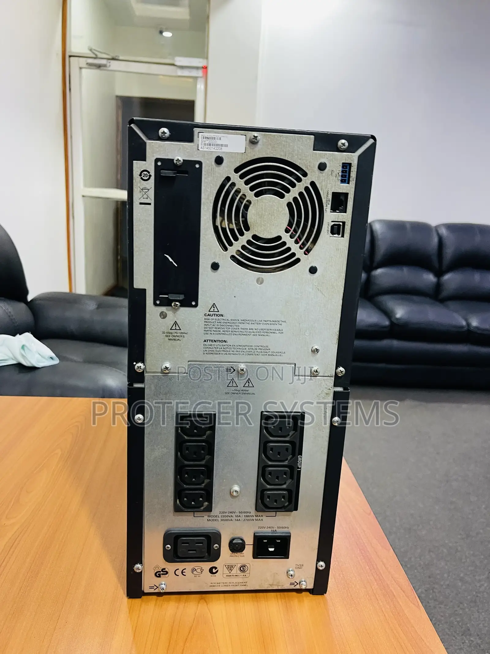 Apc Smart-Ups 3000va Smt3000i Power Backup
