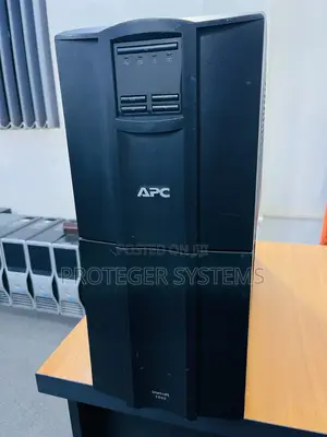 Apc Smart-Ups 3000va Smt3000i Power Backup