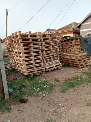 Square Wooden Pallets