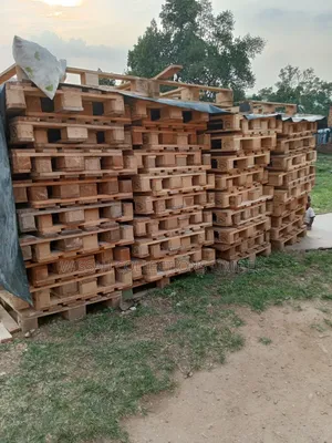 Square Wooden Pallets
