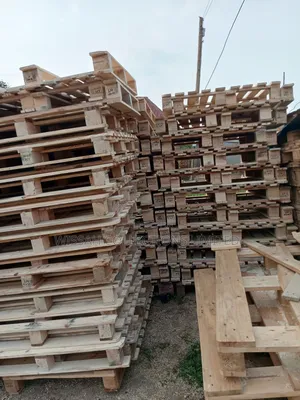 Square Wooden Pallets