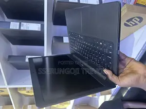 Laptop Dell Inspiron 15 3000 8GB Intel Celeron HDD+SSD 500GB