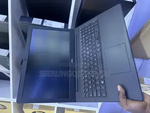 Laptop Dell Inspiron 15 3000 8GB Intel Celeron HDD+SSD 500GB