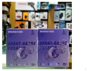 Open Wear Stereo Avant Garde Fashion