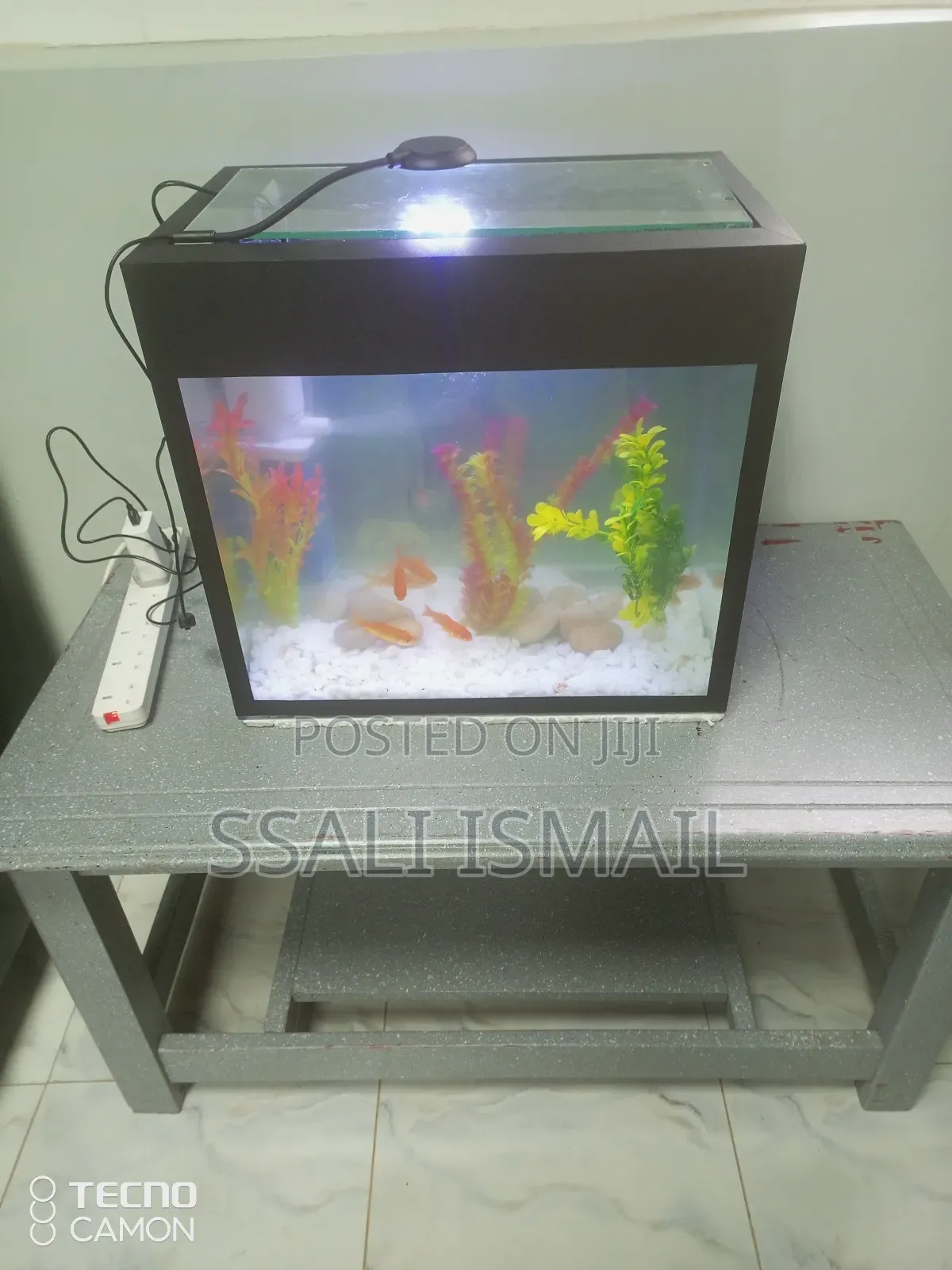 Simple and Precise Black Colour Aquarium