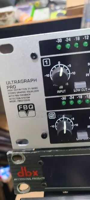 Behringer Equalizer