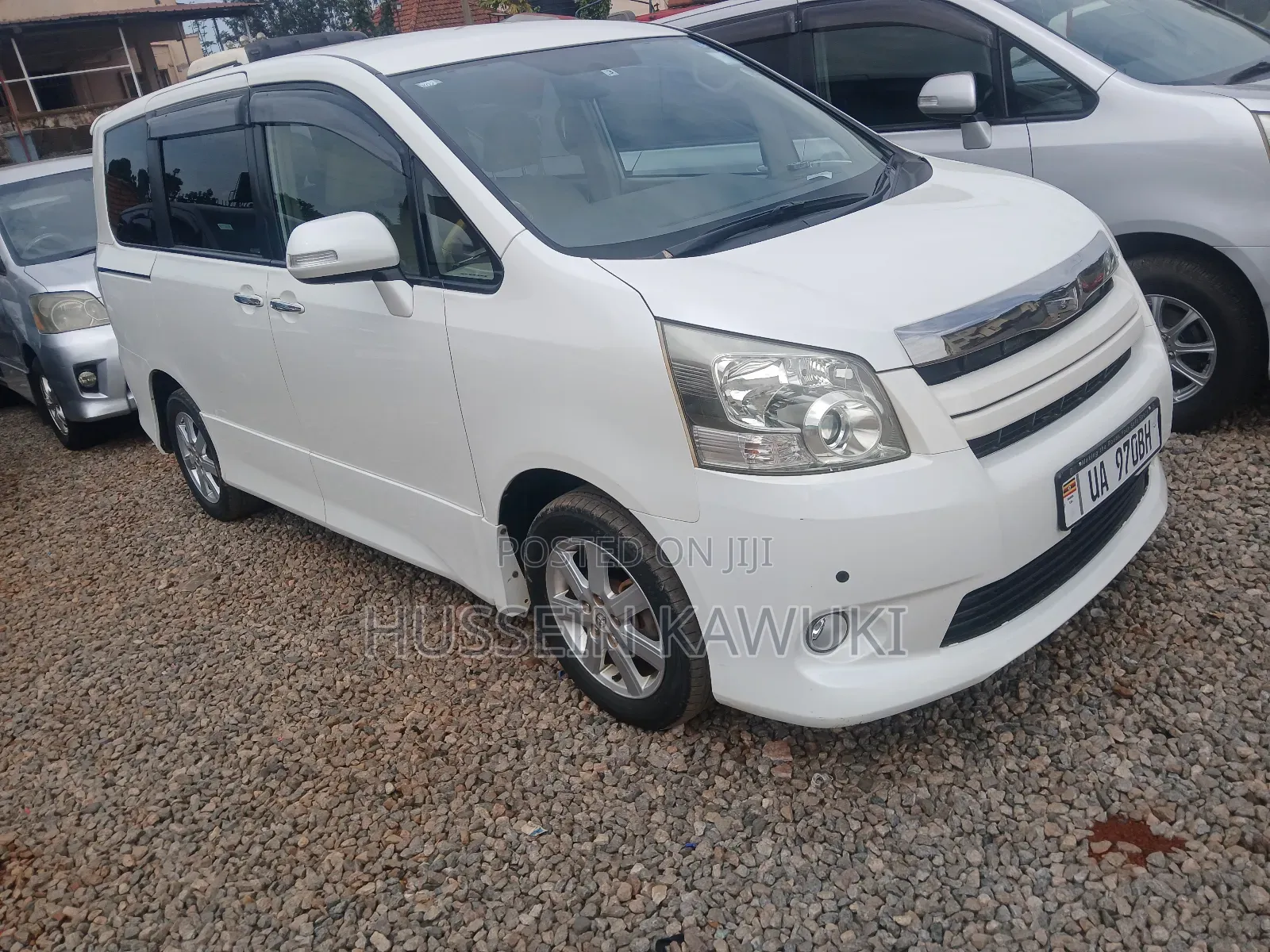 Toyota Noah 2011 White