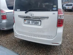 Toyota Noah 2011 White
