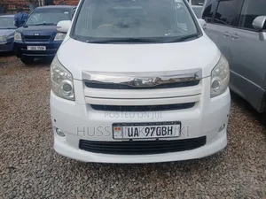 Toyota Noah 2011 White