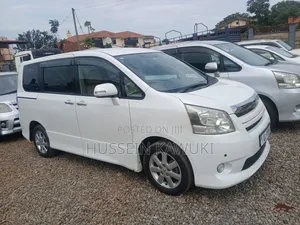 Toyota Noah 2011 White