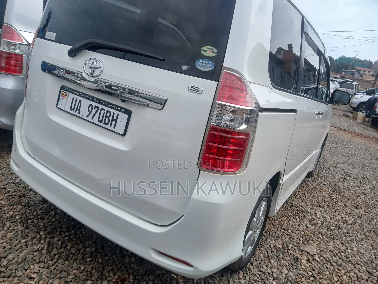 Toyota Noah 2011 White