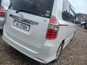 Toyota Noah 2011 White