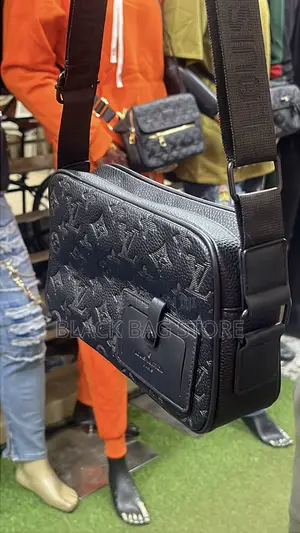 Leather Louis Vuitton Crossbag