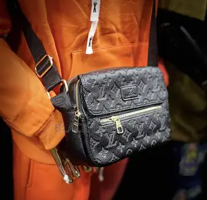 Leather Louis Vuitton Crossbag