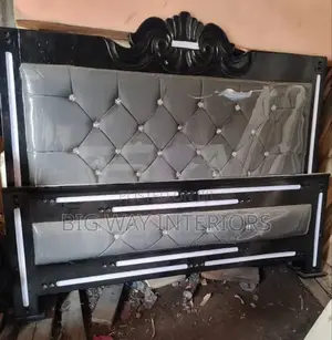 5by6 Bed in Gray Leather With White Lines