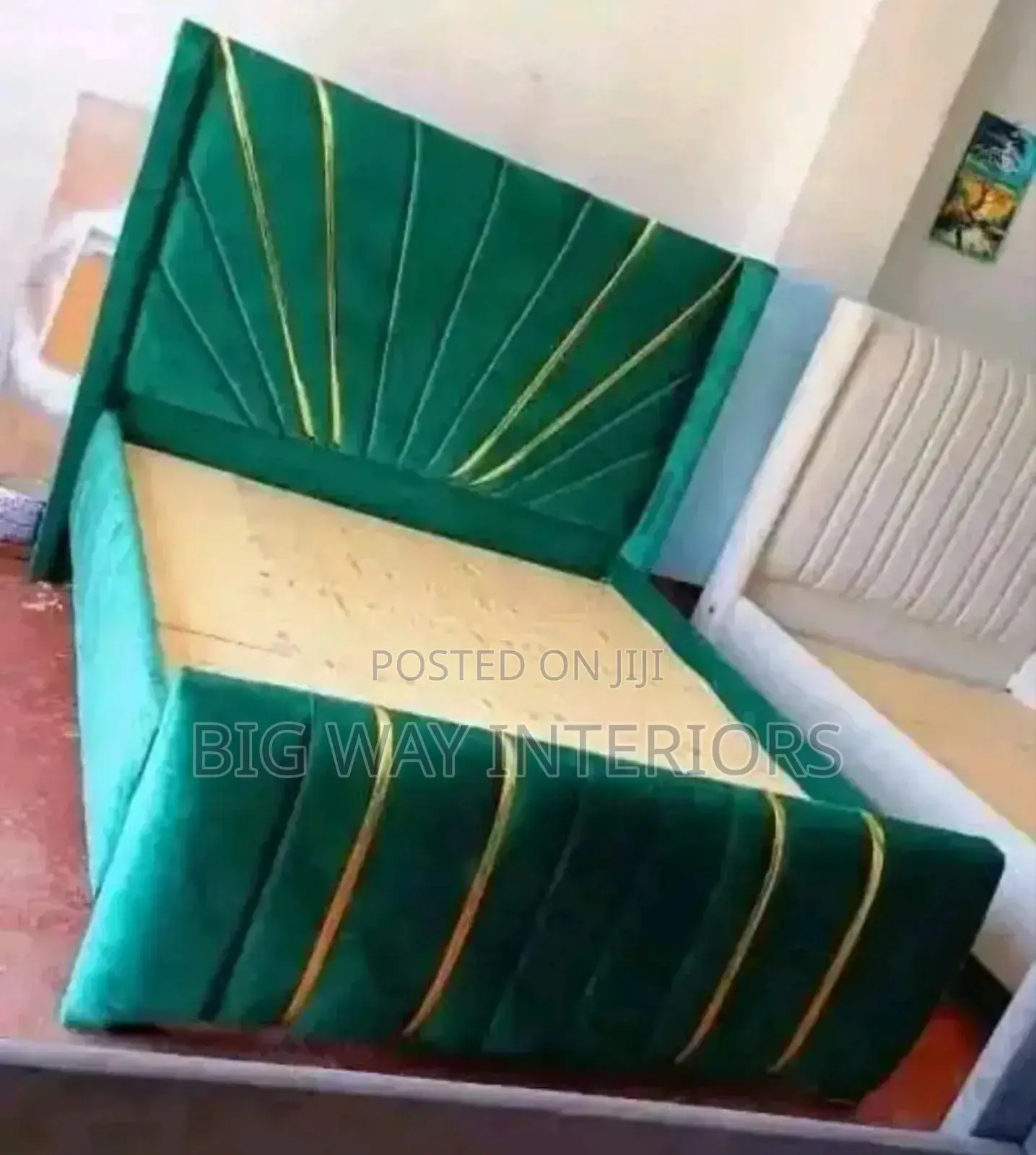 5by6 Green Bed With 8 Gold Stickers