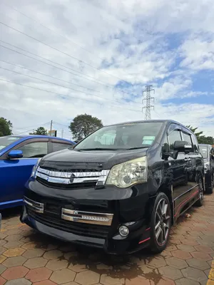 Toyota Noah 2012 Black