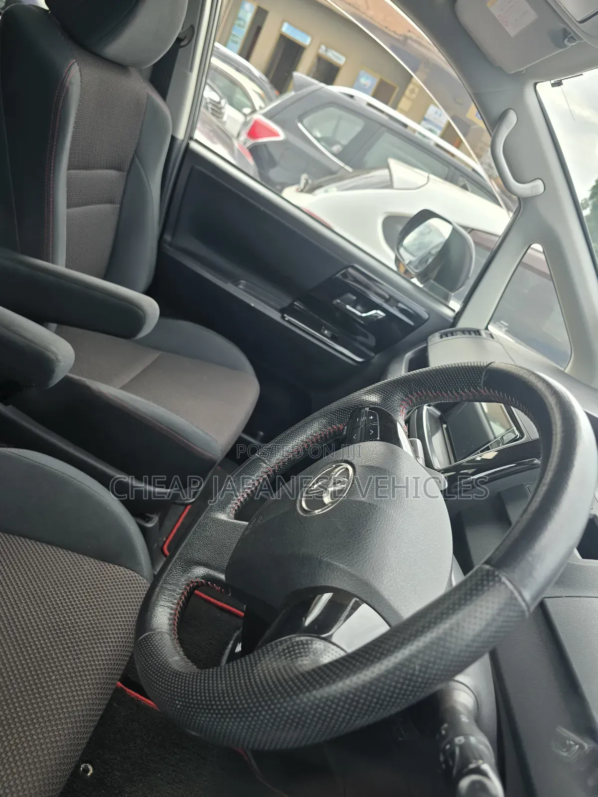 Toyota Noah 2012 Black