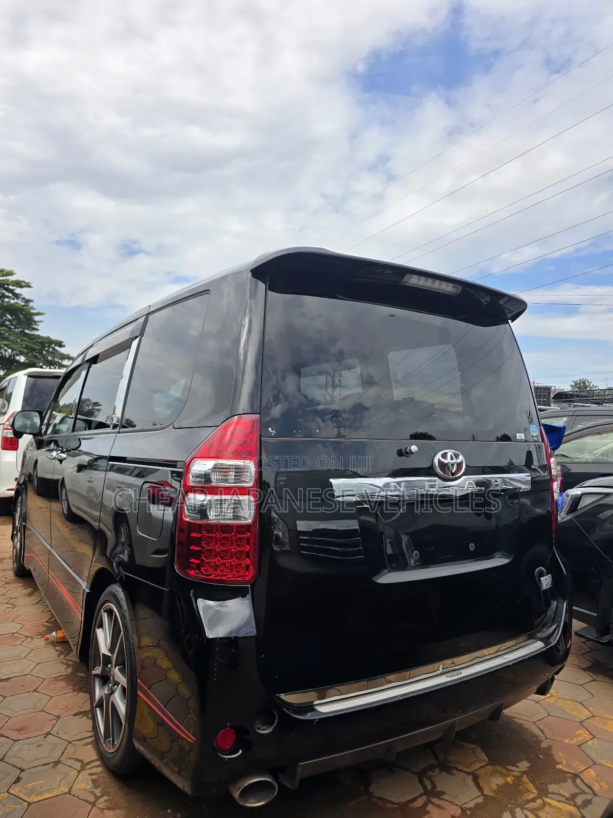 Toyota Noah 2012 Black